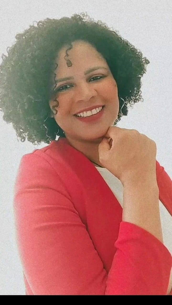Foto profissional de ALINE DAS MERCES DE BARROS